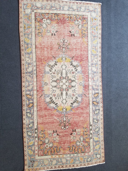 Vintage turkish rug 3'3x6'8 vintage wool rug, are oushak rug