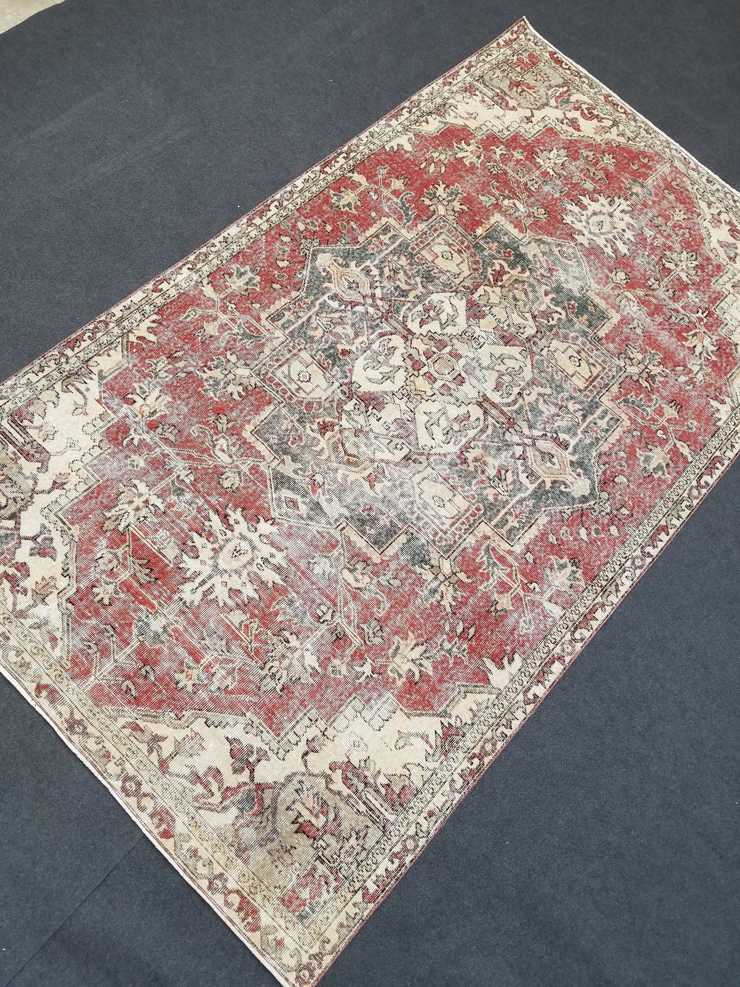 Oushak turkish rug,turkish oushak rug,oushak rug,vintage oushak rug,kitchen rug, vintage anatolian rug,unique hand made rug 8'8x5'