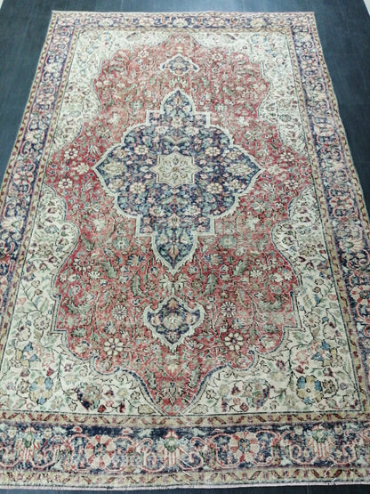 Vintage Rug 6.6 x 10.3 Turkish  Rug, Distressed Rug Oushak Rug Oriental Rug Antique Rug