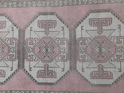 Vintage Turkish Rug, Dusty Pink Oushak Rug 4 x 6.8 Distressed Hand Knotted Wool Vintage Rug, Oriental Rugs, Fun Rug, Hand Made Rug 4x7 Rug