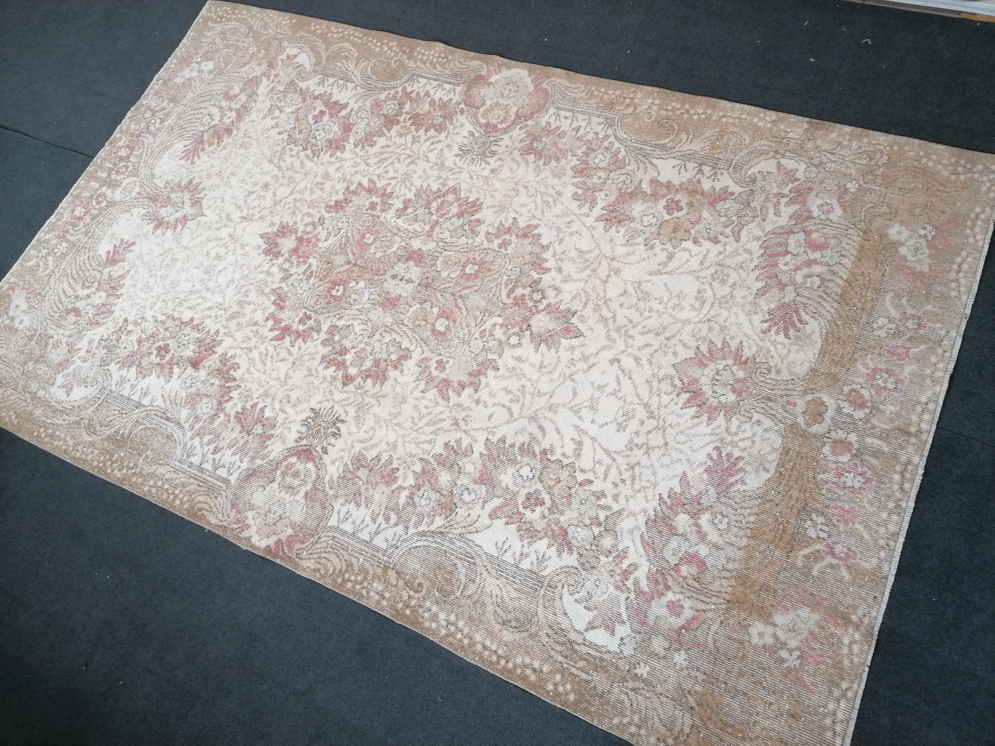 Muted oushak rug 6x9'7 large vintage rug, pastel hand made wool rug,  turkish area rug, bohemian rug