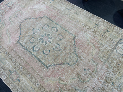 Antique Distressed Rug, TURKISH 6x 9.3 Rug, Hand Knotted Rug, Light Pink Vintage Rug, Wool Oushak Rug Handmade Rug,