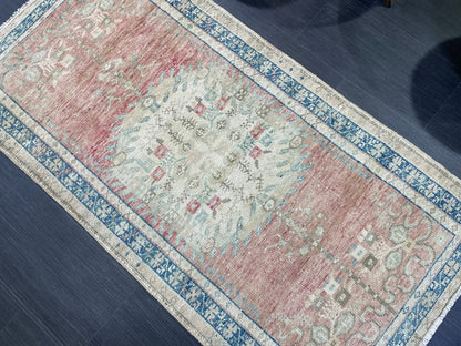 Vintage Rug, TURKISH 2.9 x5.5 Rug,  HANDMADE Rug, Fine Hand Knotted Oushak Rug, Persian Rug Oriental Rug, Quality Rug