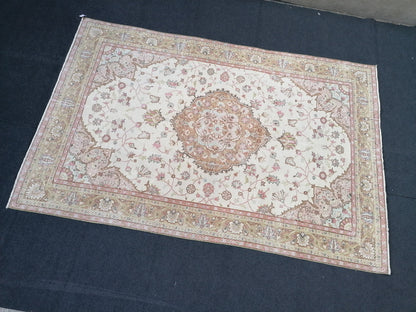 10'2x6'7  large size rug, muted vintage rug