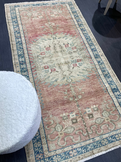 Vintage Rug, TURKISH 2.9 x5.5 Rug,  HANDMADE Rug, Fine Hand Knotted Oushak Rug, Persian Rug Oriental Rug, Quality Rug