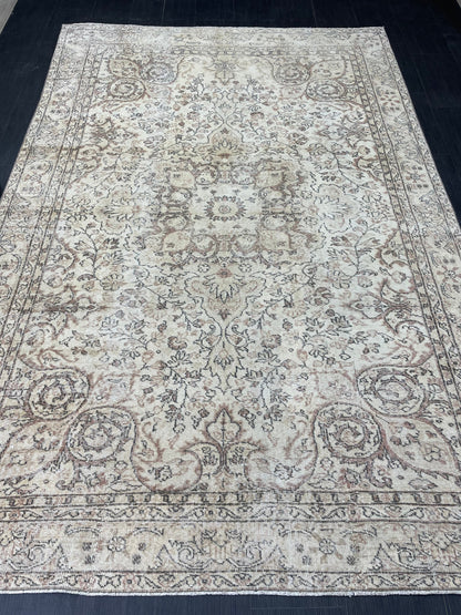 Muted Persian RUG Neutral Vintage 6.4 x 9.7 Rug Large Vintage Rug Wool Oushak Rug Hand Made Rugs Vintage Turkish Rug Neutral Rug