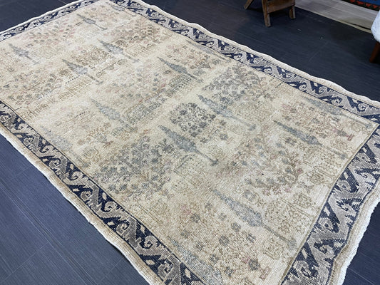 Vintage Rug, Muted Handmade 4 x 6.7  Rug, Natural Wool Oushak Rug Hand Knotted, Vintage Turkish Rug Living Room Rug