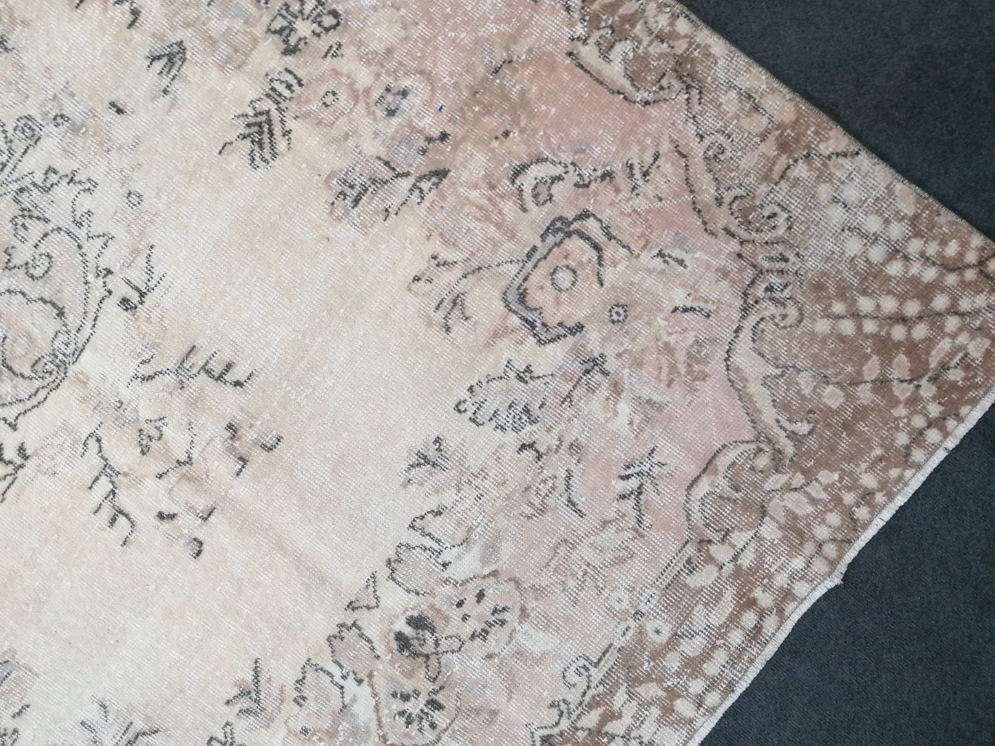 Large turkısh rug 9x5'5 faded vıntage rug, oushak vıntage turkısh rug, anatolian hand made rug,wool rug