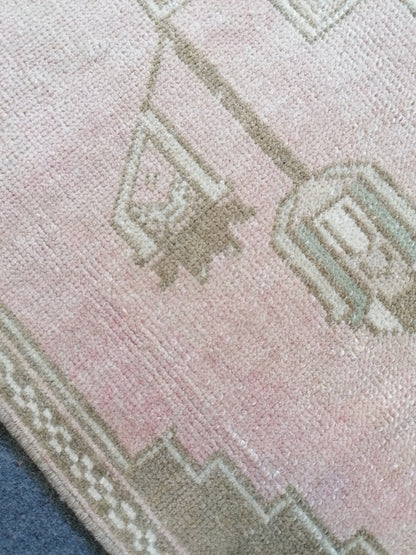 Vintage turkish runner rug, oushak vintage runner rug, wool vintage rug, hand made rug, kitchen rug, vintage anatolian rug 7'7x2'8 feet