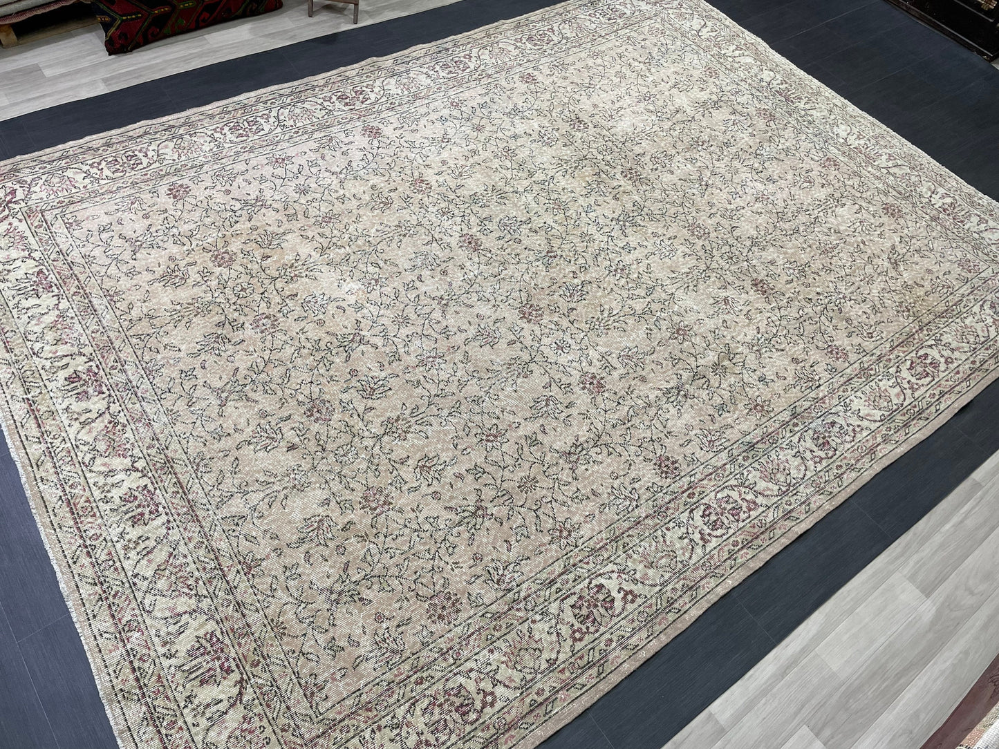 Large Floral 8.2 x 11.4 Rug OUSHAK RUG Distressed Rug 8x12 Vintage Handmade Rugs Hand Knotted Turkish Rug Soft Pink Rose Pink Light Pink