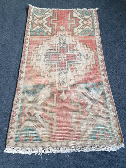 Oushak turkish small  rug,turkish rug,oushak rug,vintage rug,kitchen rug,vintage oushak rug, vintage anatolian rug,unique hand made 2'10x1'6