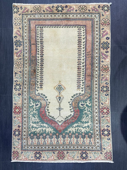 Vintage Turkish Rug, Fine Hand Knotted Rug, 2.5 x 3.10 Living Room Rug, Bathroom Rug, Vanity Rug, Vintage Oushak Rug, Wool Vintage Rugs,