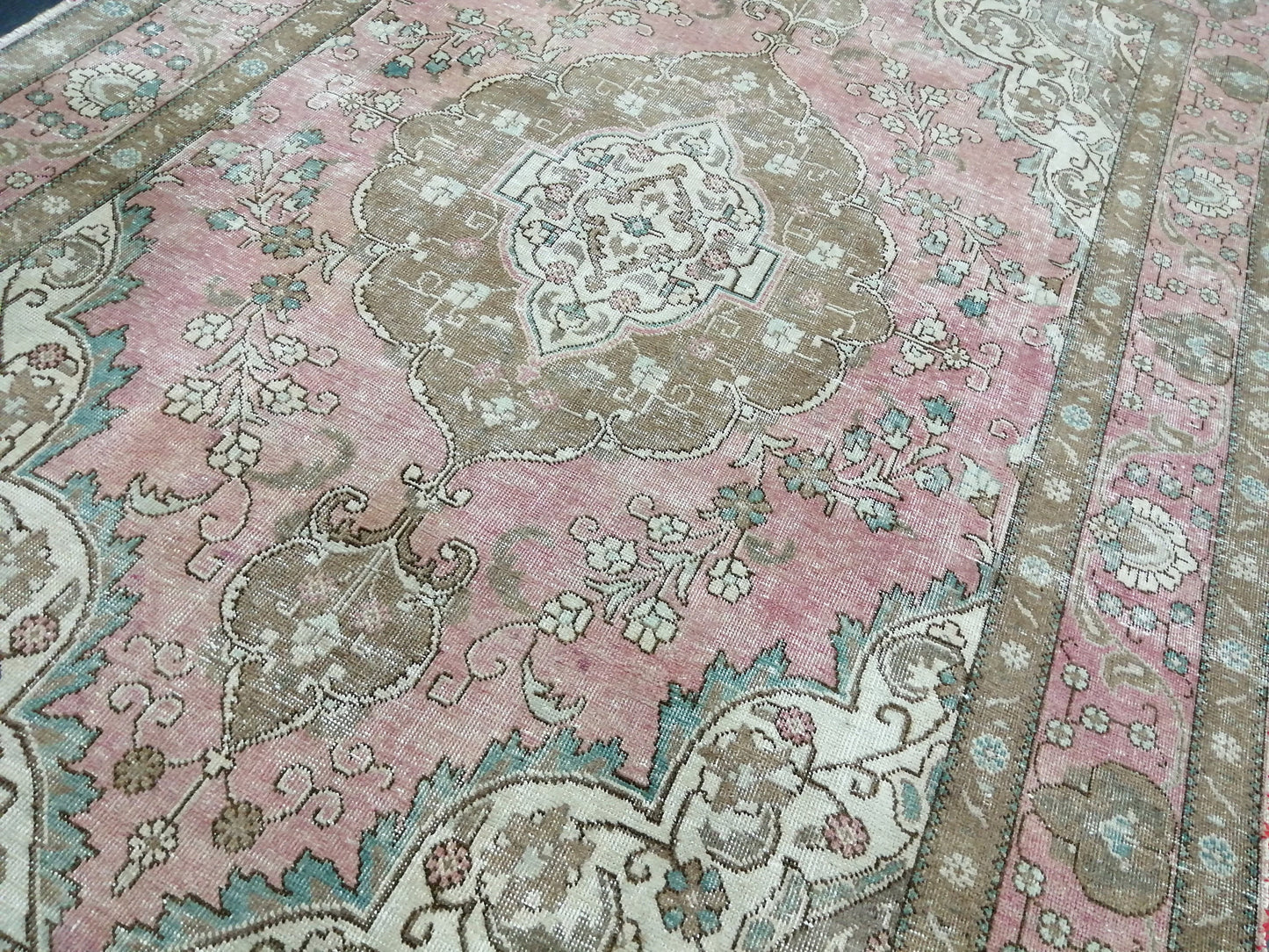 Vintage rug,  Muted Persian  Rug, 6.3 x 9.6 ft. Rug, turkish Rug, Pink Oushak  rug, Pink Handmade Rug, Hand Knotted Rug, wool Rug,