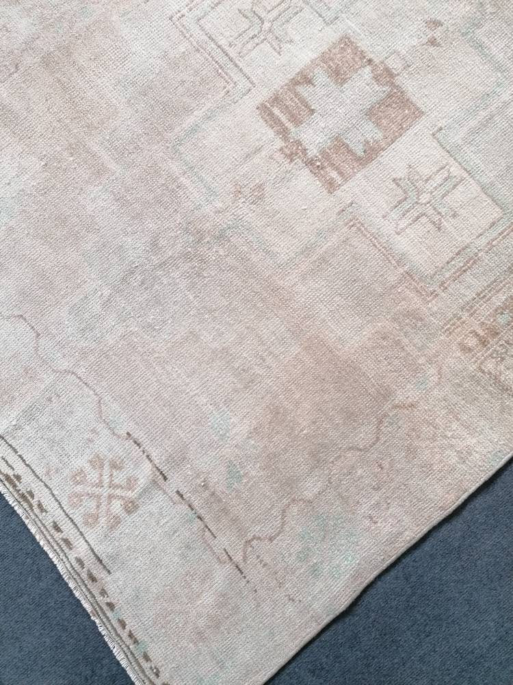 Neatural oushak wool rug, faded vintage rug, hand made rug 3'11x7'8 feet