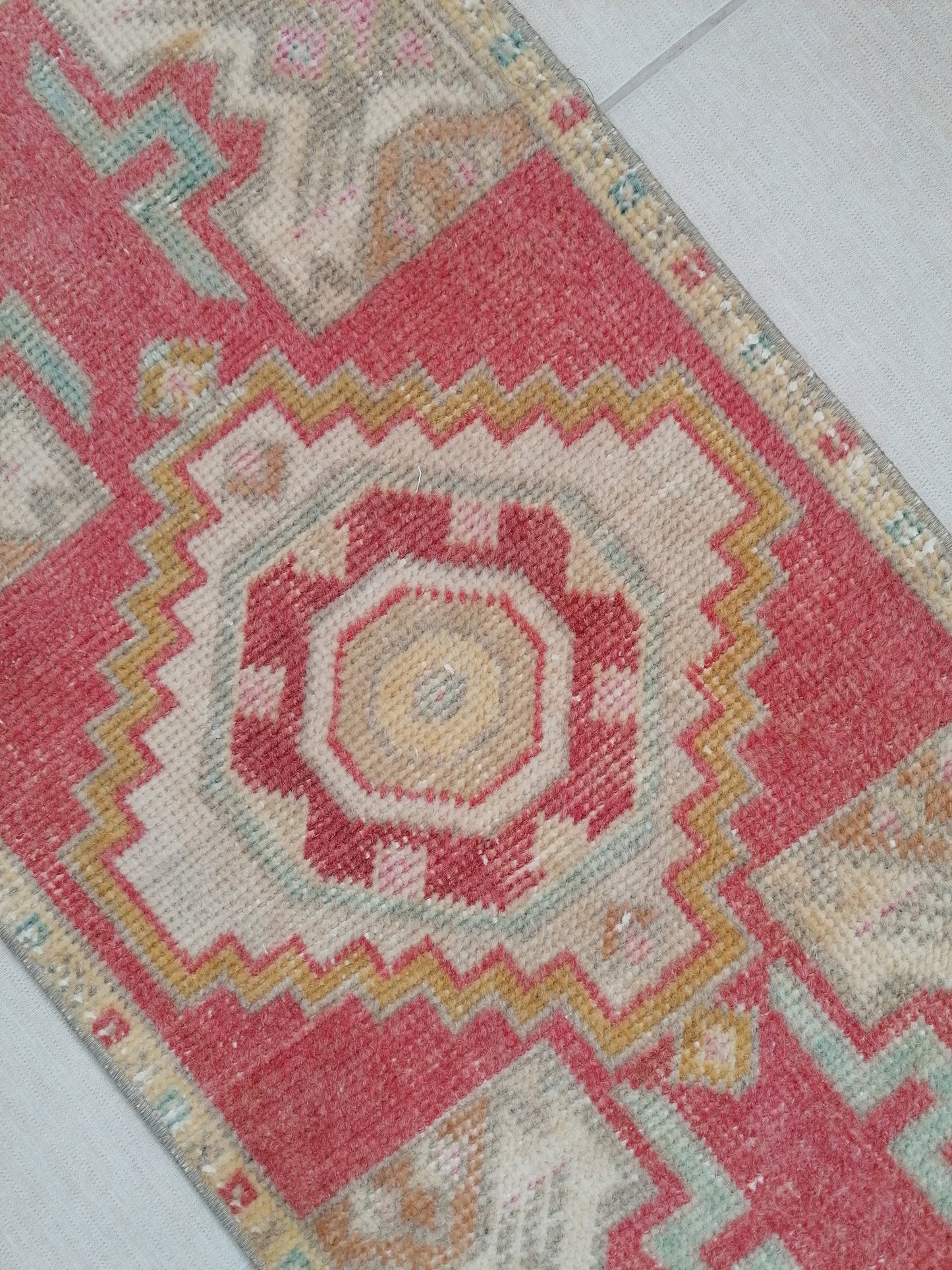 Turkısh rug, vıntage rug, vıntage turkısh rug, hand made rug, anatolıan wool rug 2'10x1'7 feet