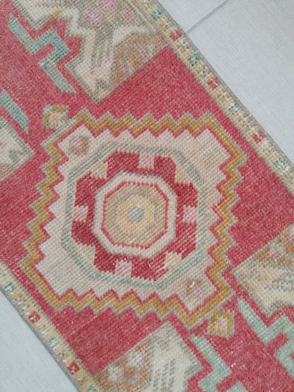 Turkısh rug, vıntage rug, vıntage turkısh rug, hand made rug, anatolıan wool rug 2'10x1'7 feet