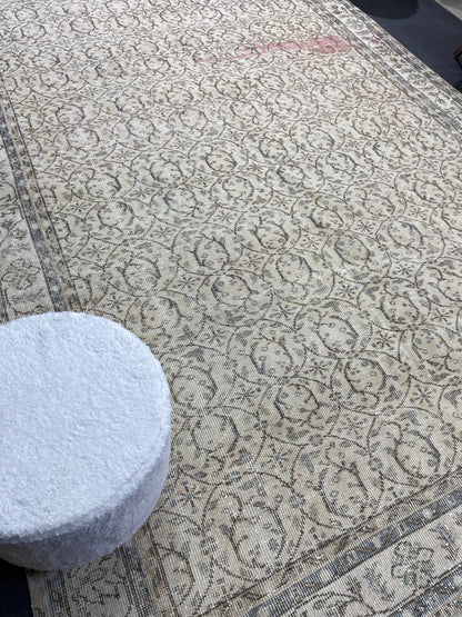 Vintage Rug, Turkish 6.8 x 10.6 Rug, Muted Livingroom Rug, Kitchen Rug, Handmade Wool Rug, Hand Knotted Rug, Oushak Rug