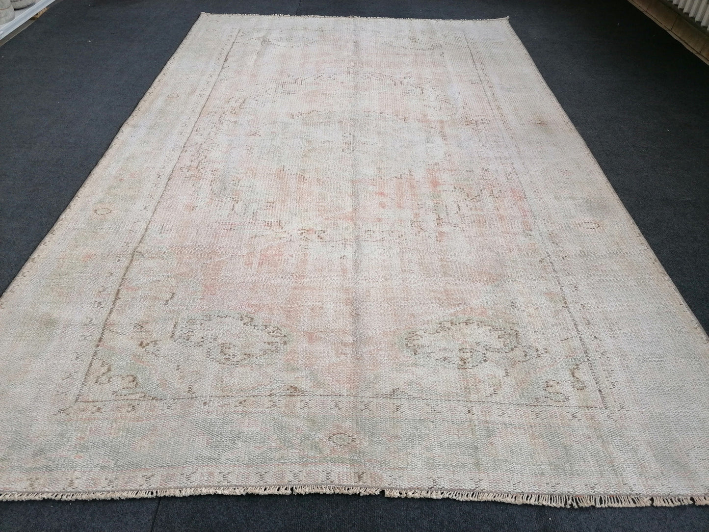 Distressed vintage rug 5'8x9 muted hand made rug, faded antique rug, rustic rug, floral rug turkish rug farmhouse rug,vintage rug, wool rug