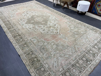 Vintage Rug, Handmade 6 x 11.2 Rug, Muted Oushak Rug Rustic Persian Rug, Turkish Rug, Hand Knotted Wool rug, Vintage Oriental Rug