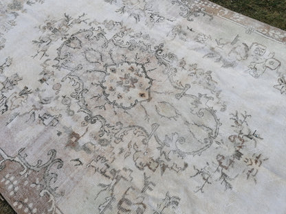 Faded oushak rug 6'2x10'4 muted turkısh rug, neutral vıntage oushak rug, kıtchen rug