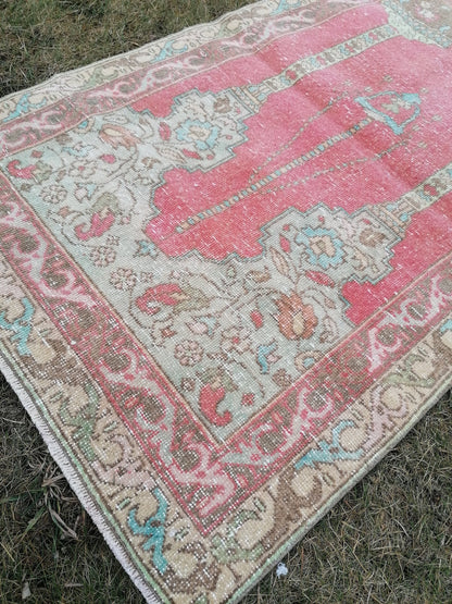 Turkısh rug 5'5x3'3 vıntage rug,wool rug,