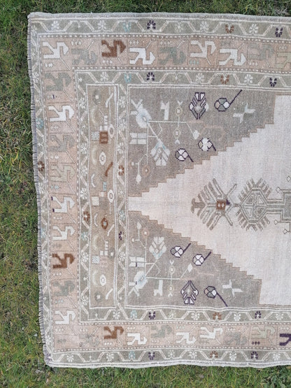 9x4'7 faded vintage turkish rug,oushak vintage kitchen rug,vintage anatolian bohemian rug,unique hand made bohemian