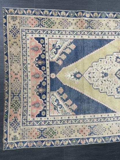 OUSHAK RUG TURKISH Vintage 3.5 x 7 Rug Vintage Oriental Rug Vintage Rug Wool Hand Knotted Rug Hand Made Rugs Vintage Turkish Rug