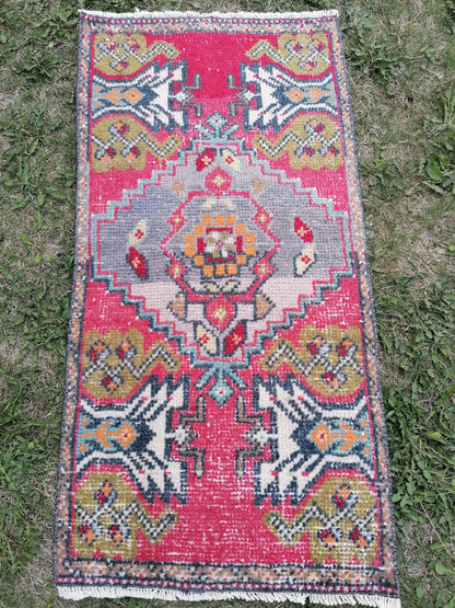 Turkısh rug vıntage rug, vıntage turkısh rug, hand made rug,wool rug 3'2x1'7 feet