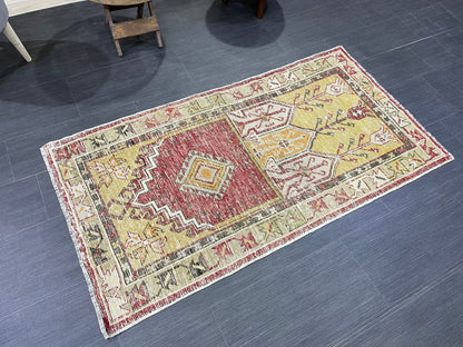Vintage RUG, TURKISH Rug, Wool Oriental 2.5 x 4.7 Rug, Handmade Rugs, Red Oriental rug, Hand Knotted rug