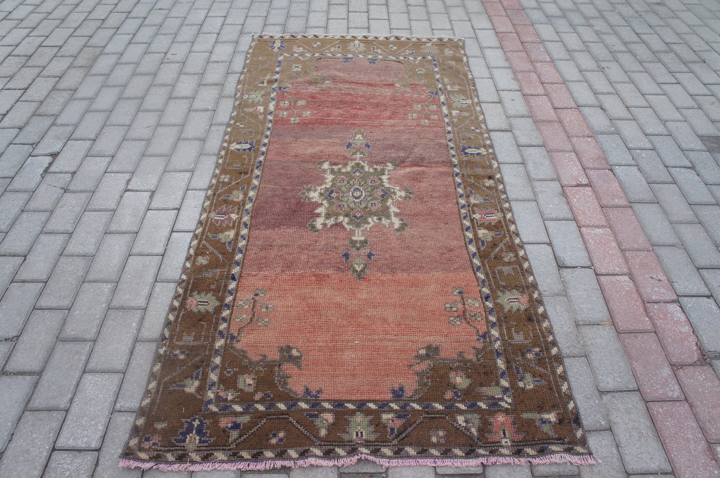 Vintage Rug, turkish Rug, Oushak Rug, Hand woven Rug, Rugs, Nomad Rug, Kitchen Rug, Bohemian rug, rustic rug, eclectic rug, muted rug