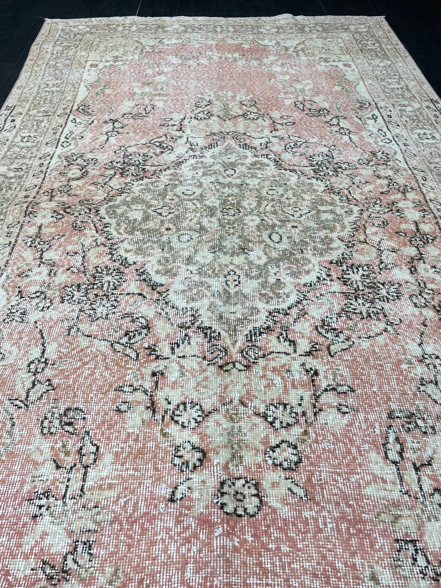 Floral Vintage RUG Antique TURKISH Rug Vintage Distressed 5.4 x 10 Rug Wool Oushak Rug Hand Made Vintage Rug Pink Persian Rug