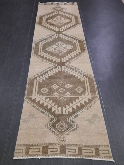 NEUTRAL Turkish RUNNER Rug Neutral 2.7 x 9.6 RUNNER Vintage Muted Short Runner Oriental Runner Rug, Turkish Runner Neutral Persian Runner