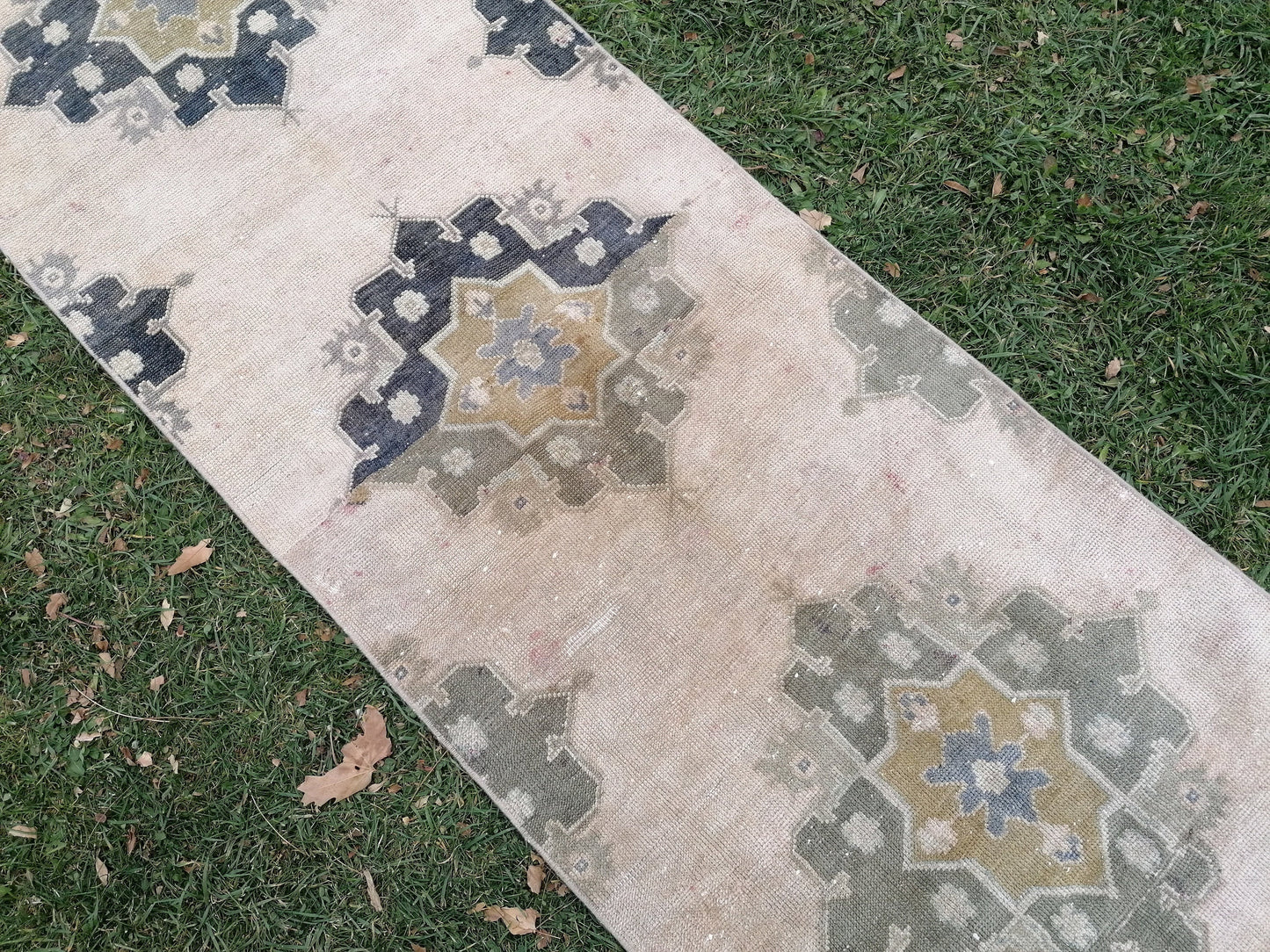 Turkish runner rug, vintage runner rug, vintage oushak rug, vintage anatolian rug,unique hand made rug,kitchen runner rug 8'5x2'6