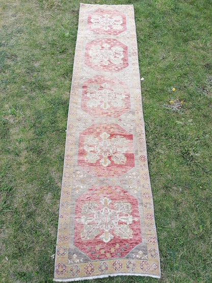 2x8'8 runner rug, oushak turkish runner rug, vintage turkish runner rug, oushak vintage runner rug, vintage rug, kitchen runner rug