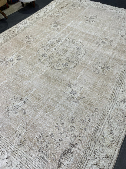 Wool Vintage Rug, Turkish 6.9 x 10 Rug, Muted Handknotted Rug, Handmade Rug, Persian Rug, Living Room Rug, Turkish Kitchen Rug