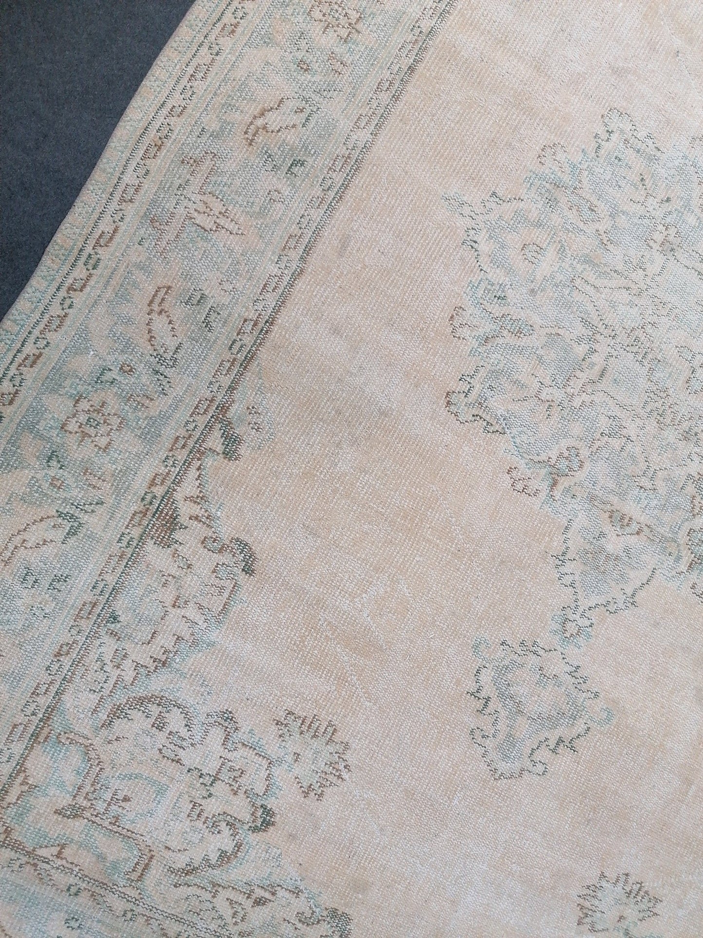 7 x 10 Distressed vintage rug  large handmade rug, antique rug, rustic rug, floral rug turkish rug, farmhouse rug, wool rug