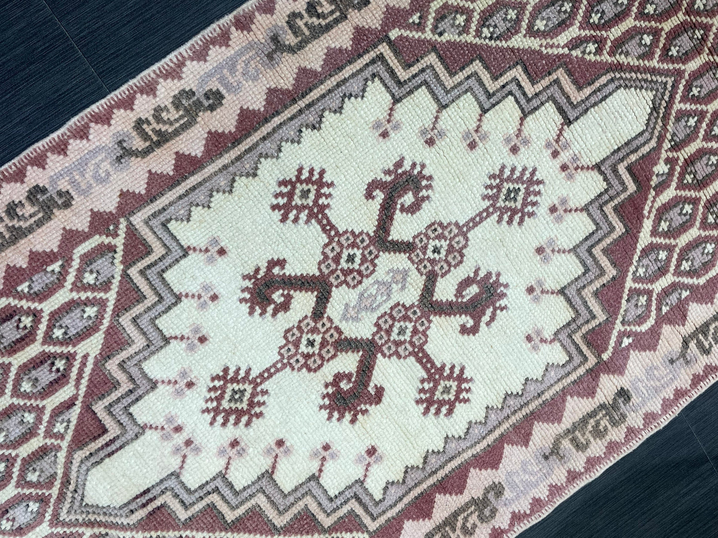 Vintage Rug, Oriental Handmade Rug, 2.6 x 5 Oushak Rug, Rustic Rug, Natural Wool Rug, Fun Turkish Rug, Persian Rug, Soft Wool Rug