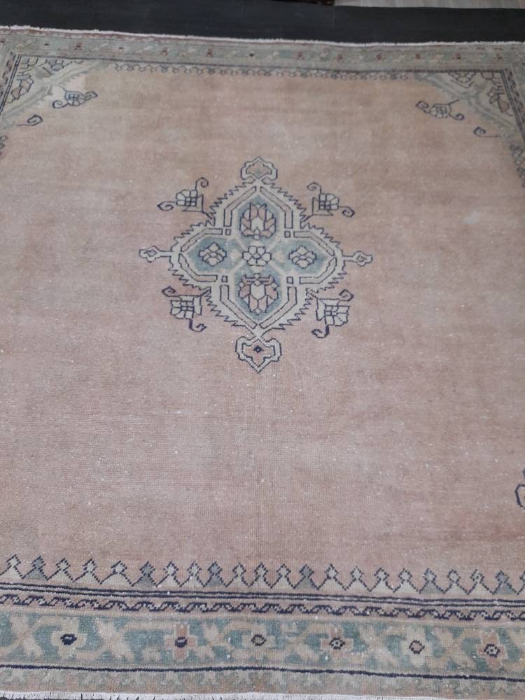 SQUARE RUG Antique 9.5 x 9.5 Rug TURKISH Oushak Rug Vintage Rug Wool Antique Rug Hand Made Rug Vintage Oriental Rug Natural Wool and Dye