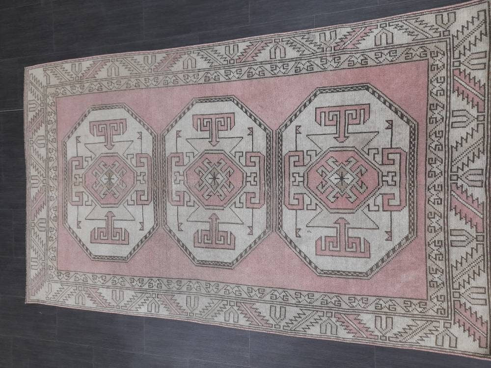 Vintage Turkish Rug, Dusty Pink Oushak Rug 4 x 6.8 Distressed Hand Knotted Wool Vintage Rug, Oriental Rugs, Fun Rug, Hand Made Rug 4x7 Rug