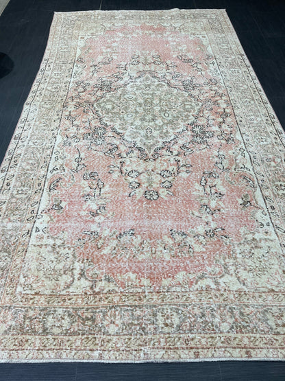 Floral Vintage RUG Antique TURKISH Rug Vintage Distressed 5.4 x 10 Rug Wool Oushak Rug Hand Made Vintage Rug Pink Persian Rug
