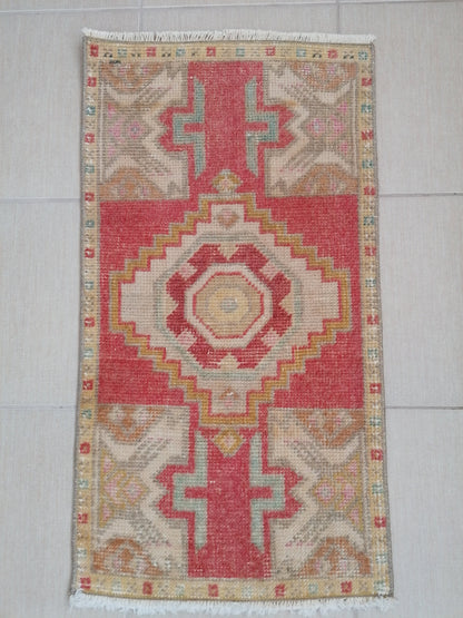 Turkısh rug, vıntage rug, vıntage turkısh rug, hand made rug, anatolıan wool rug 2'10x1'7 feet