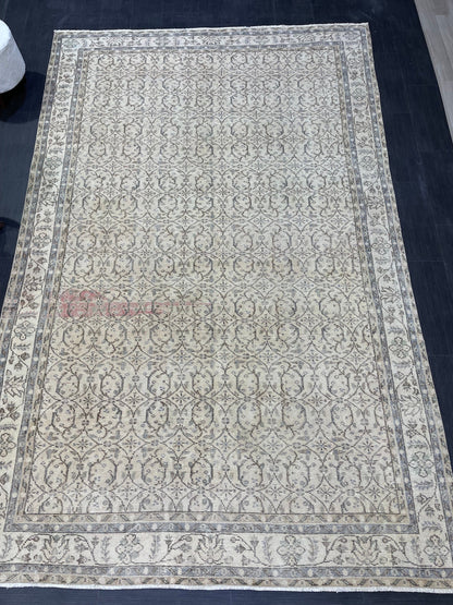Vintage Rug, Turkish 6.8 x 10.6 Rug, Muted Livingroom Rug, Kitchen Rug, Handmade Wool Rug, Hand Knotted Rug, Oushak Rug