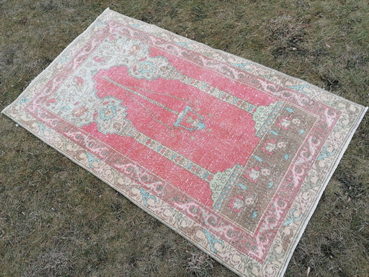 Turkısh rug 5'5x3'3 vıntage rug,wool rug,