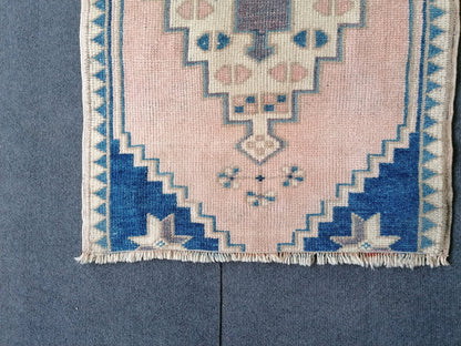 Vintage small rug,turkish rug,oushak rug, entryway rug,kitchen rug,vintage oushak rug, vintage wool rug,unique hand made 2'4x3'4 feet
