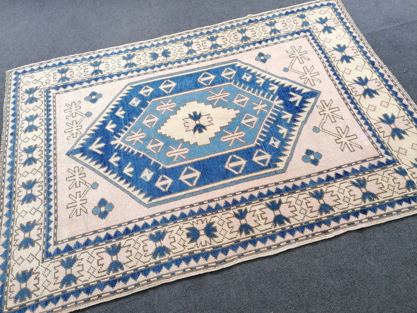 4.9 x 6.10 Turkish rug, vintage turkish soft color rug, oushak rug