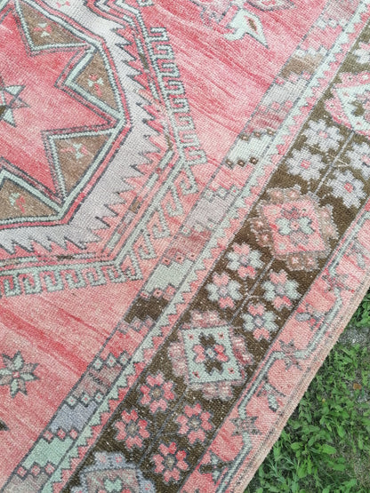 11'x4'9 anatolian runner rug, old oushak turkish runner rug, vintage turkish runner rug, vintage kitchen rug, vintage rug