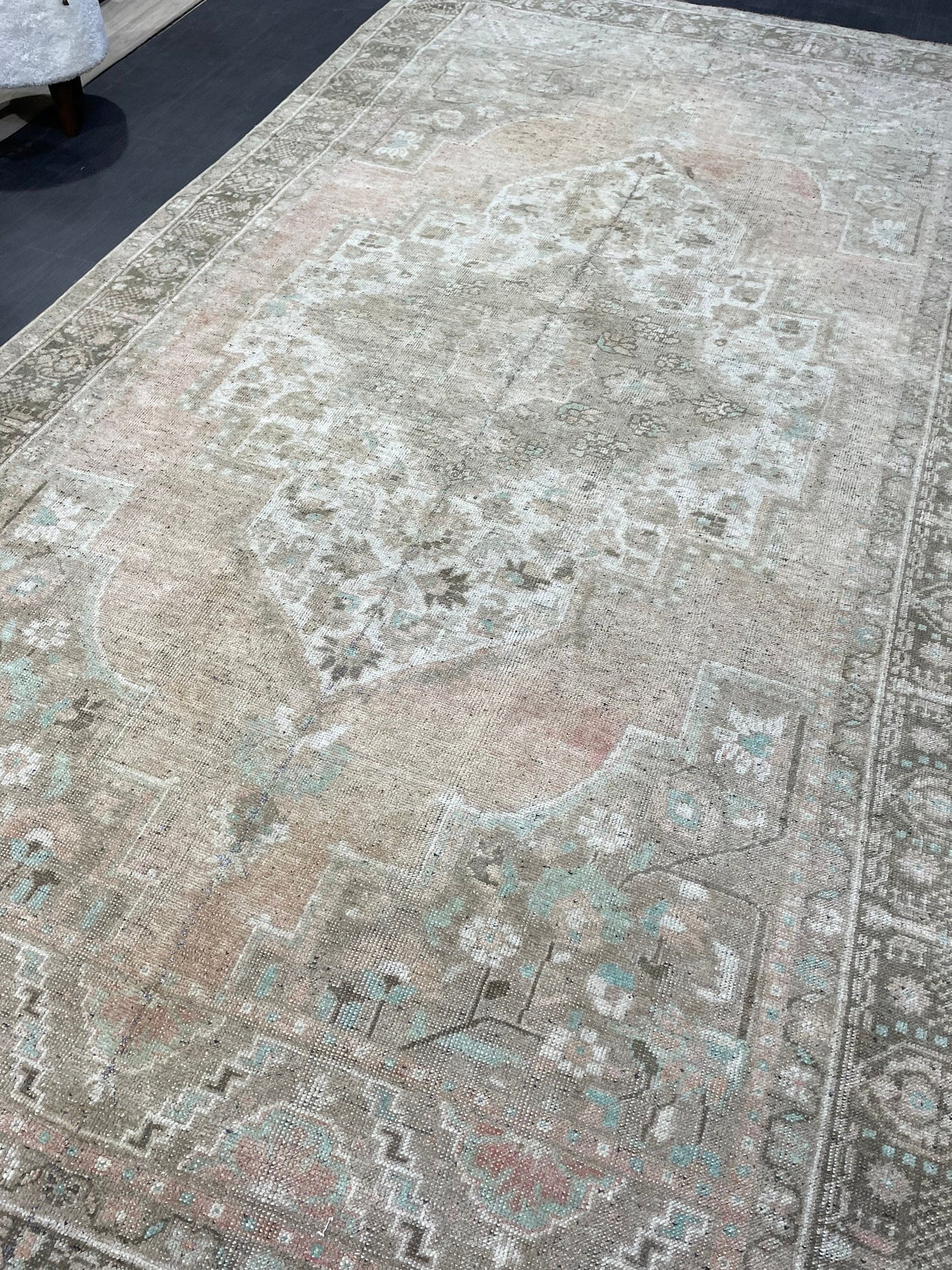 Vintage Rug, Handmade 6 x 11.2 Rug, Muted Oushak Rug Rustic Persian Rug, Turkish Rug, Hand Knotted Wool rug, Vintage Oriental Rug