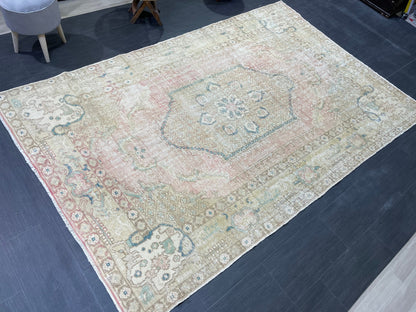 Antique Distressed Rug, TURKISH 6x 9.3 Rug, Hand Knotted Rug, Light Pink Vintage Rug, Wool Oushak Rug Handmade Rug,
