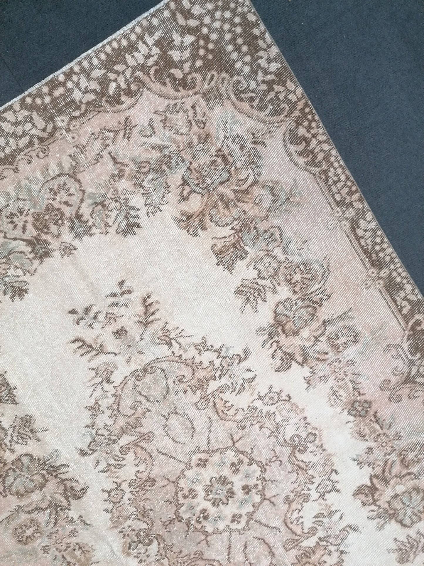 Muted oushak rug, large turkish oushak rug, pastel vintage rug, vintage oushak rug 9'5x5'10 feet unique hand made rug