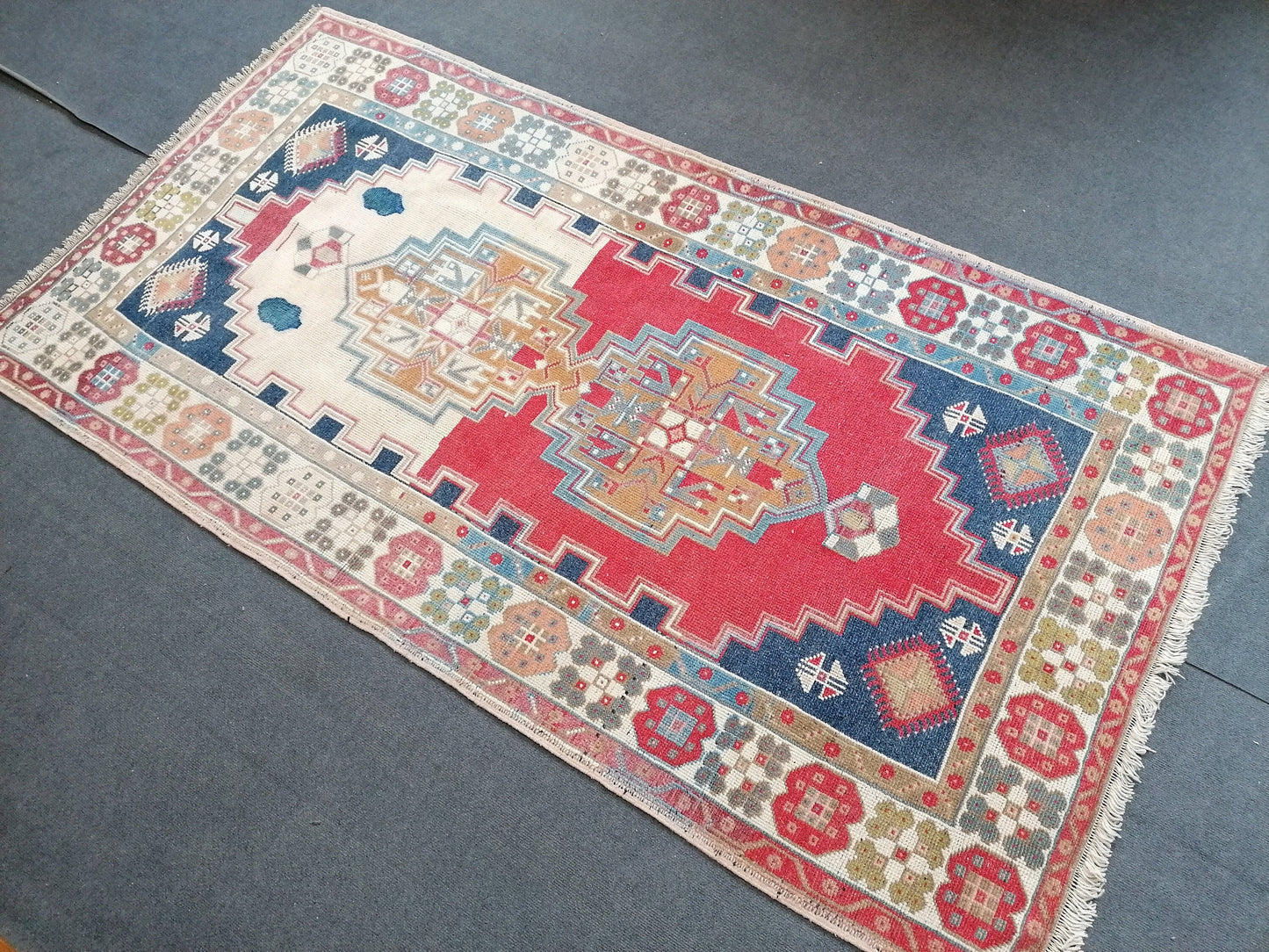 Blue vintage turkısh rug, anatolian wool rug, area oushak rug 4'3x7'10 feet